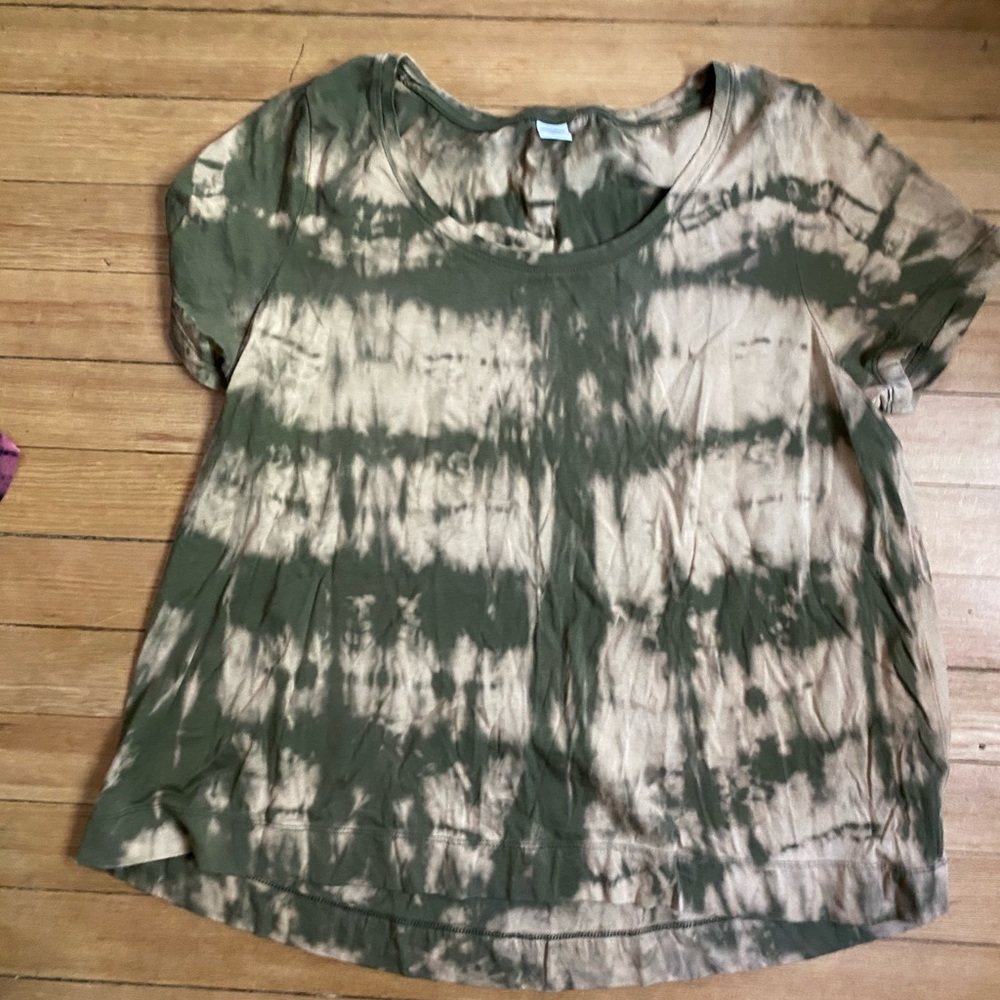 Olive green bleach t shirt